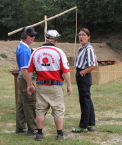 Suomen RD Taisto Takkumäki vasemmalla